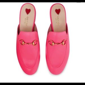 GUCCI PRINCETOWN LEATHER MULES (38)